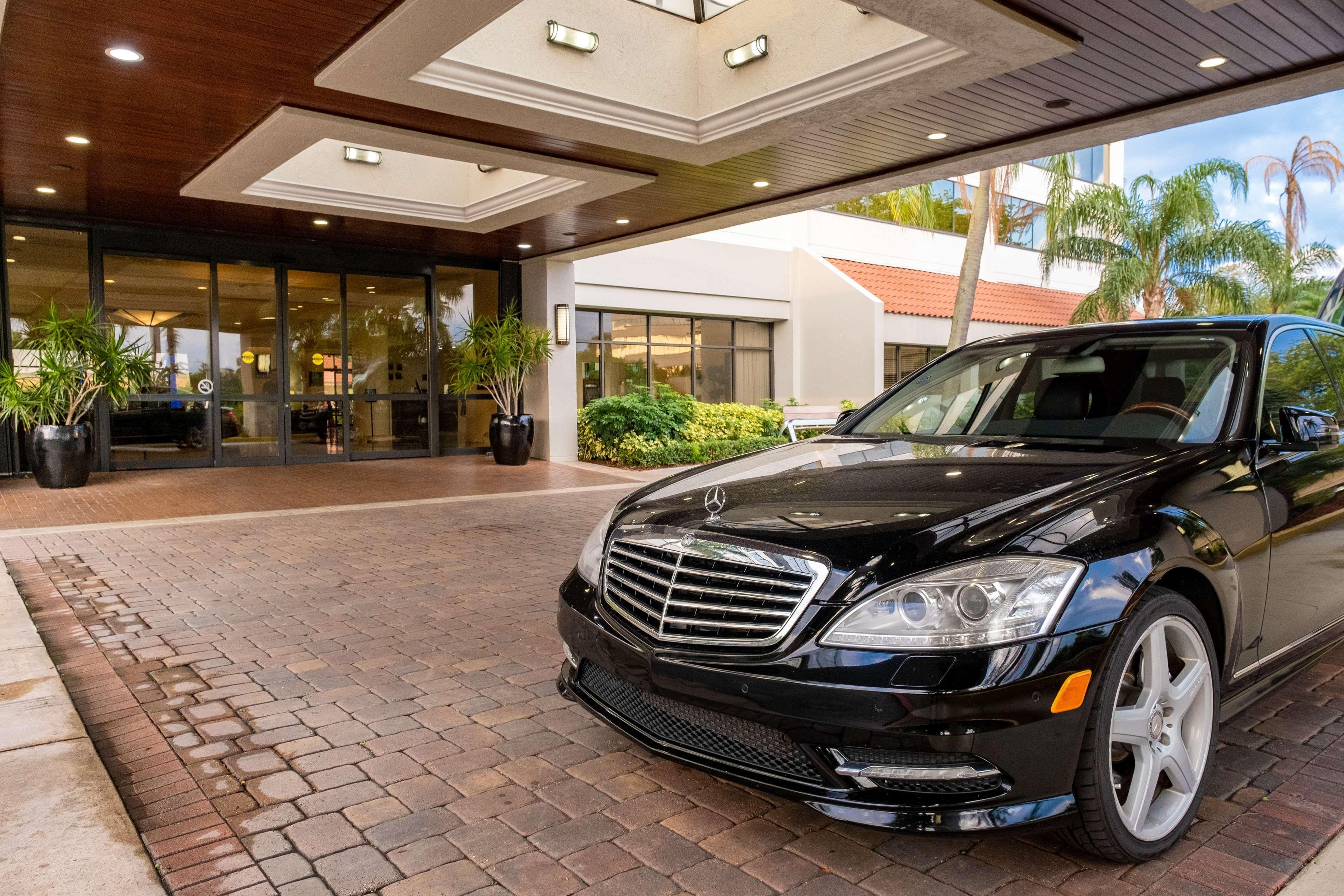 Hotel Hilton Palm Airport 3*