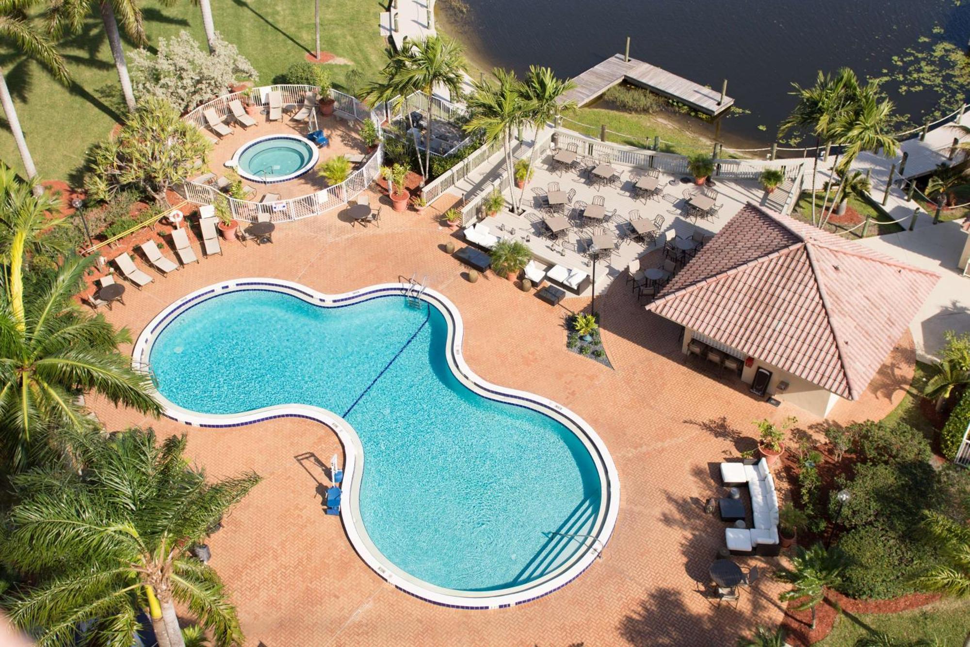 Hotel Hilton Palm Airport 3*